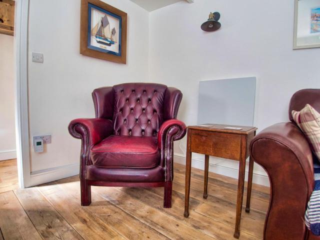 Holiday home Knocker Cottage: Cozy 3-bedroom Retreat Near Beaches