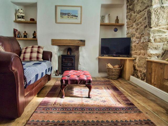 Knocker Cottage: Cozy 3-bedroom Retreat Near Beaches * Camborne