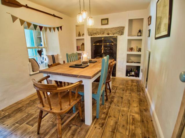 Holiday home Knocker Cottage: Cozy 3-bedroom Retreat Near Beaches Camborne