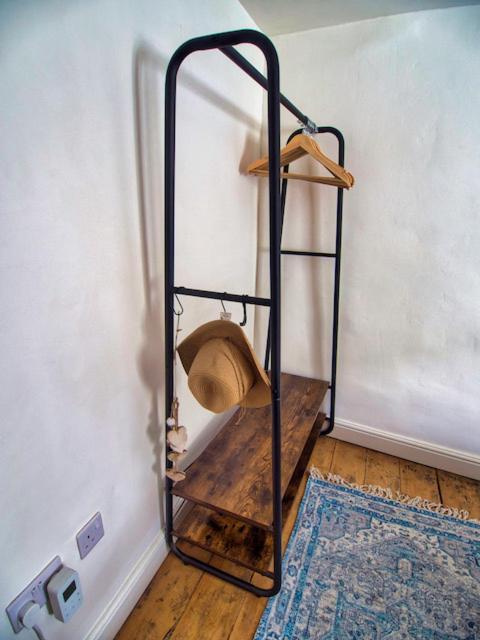 Knocker Cottage: Cozy 3-bedroom Retreat Near Beaches Camborne