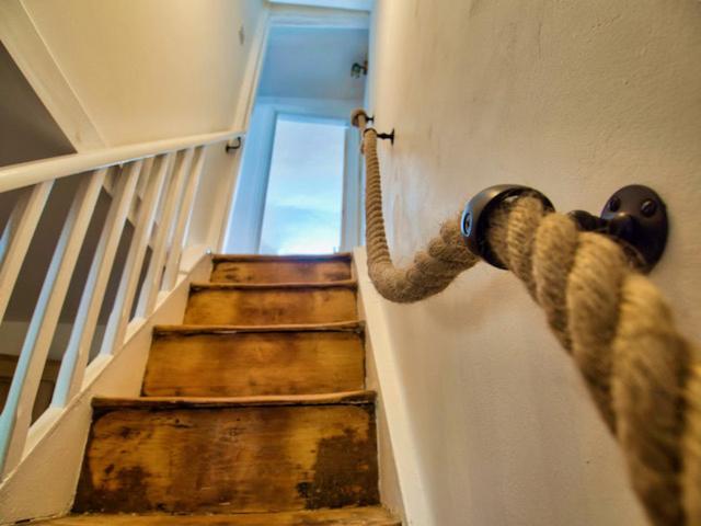 Knocker Cottage: Cozy 3-bedroom Retreat Near Beaches Holiday home Camborne