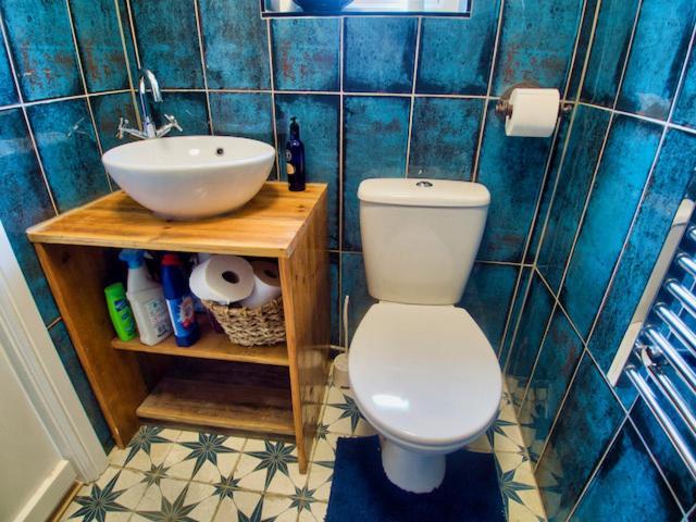 Knocker Cottage: Cozy 3-bedroom Retreat Near Beaches * Camborne