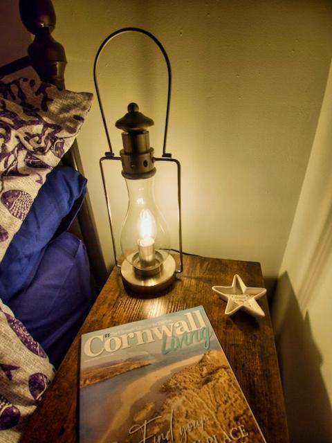 Knocker Cottage: Cozy 3-bedroom Retreat Near Beaches Holiday home Camborne