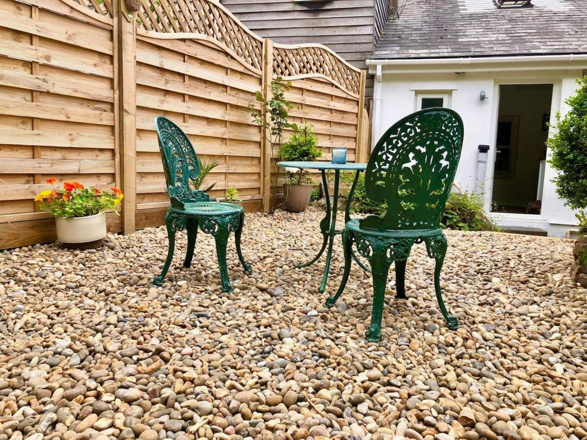 Holiday home Knocker Cottage: Cozy 3-bedroom Retreat Near Beaches *