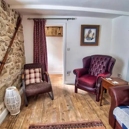 Knocker Cottage: Cozy 3-Bedroom Retreat Near Beaches Camborne Exterior photo