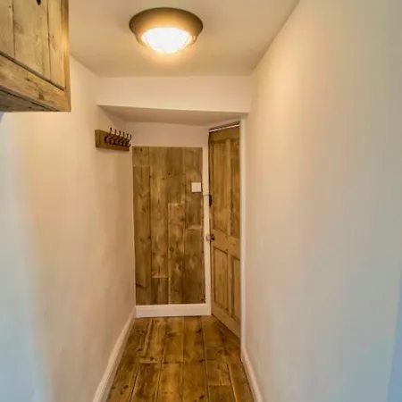 Knocker Cottage: Cozy 3-Bedroom Retreat Near Beaches Camborne Exterior photo