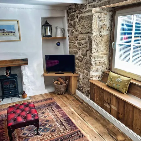 Knocker Cottage: Cozy 3-Bedroom Retreat Near Beaches Camborne Exterior photo